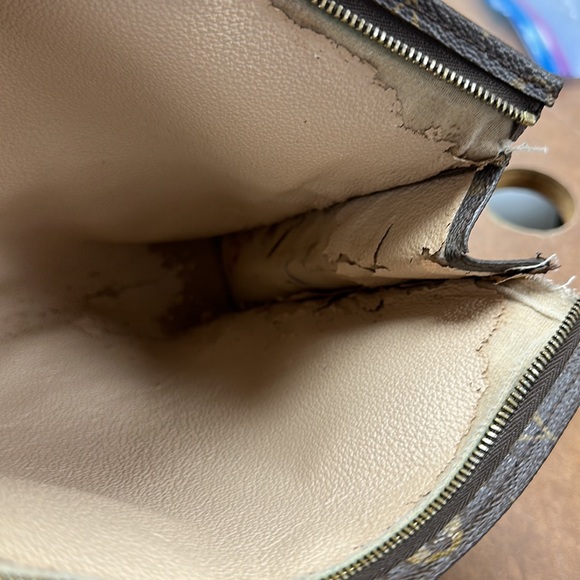 Louis Vuitton, monogram canvas used cosmetic Poche Toilette NM - Picture 6 of 8